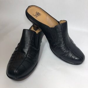 SOFFT MULES SIZE 9 GREAT CONDITION